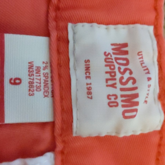 Shorts - Picture 2 of 3